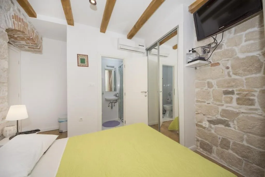 Apartments Stone Elegance Split
